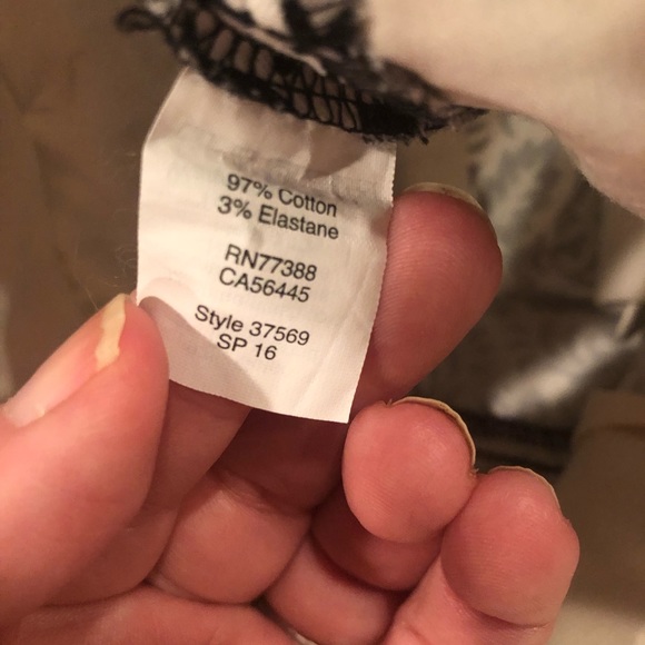 J. Crew Factory City Fit Black White 3" Floral Shorts - Picture 9 of 9